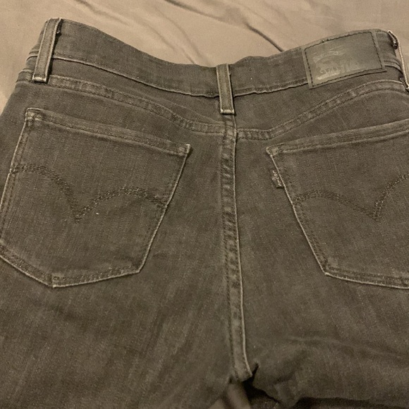 Levi women’s jeans - Picture 6 of 6